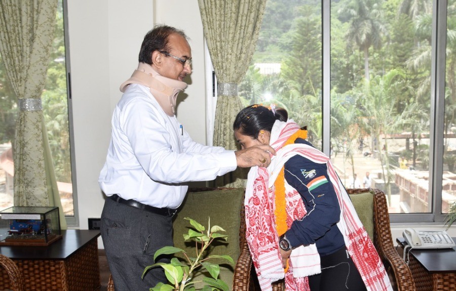 General Manager of the Northeast Frontier Railway, Anshul Gupta with other senior officials welcomed weightlifter Bindyarani Devi Sorokhaibam at its Headquarters at Maligaon, Guwahati on August 9 and felicitated her. Sorokhaibam, a member of the NFR, bagged the silver medal in the 55 Kgs weight category in the recently concluded Commonwealth Games, 2022 held at Birmingham, the United Kingdom. (Photo Courtesy: CPRO NFR)